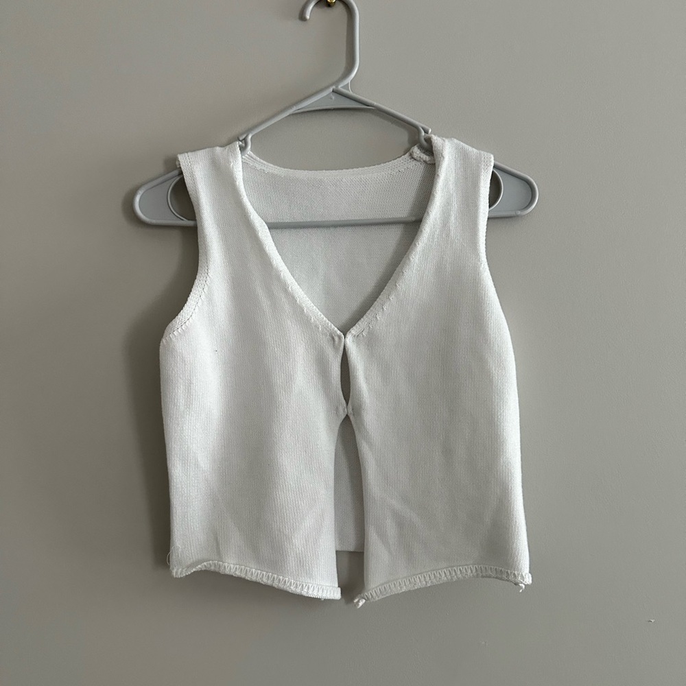 Elegant White Sleeveless Top